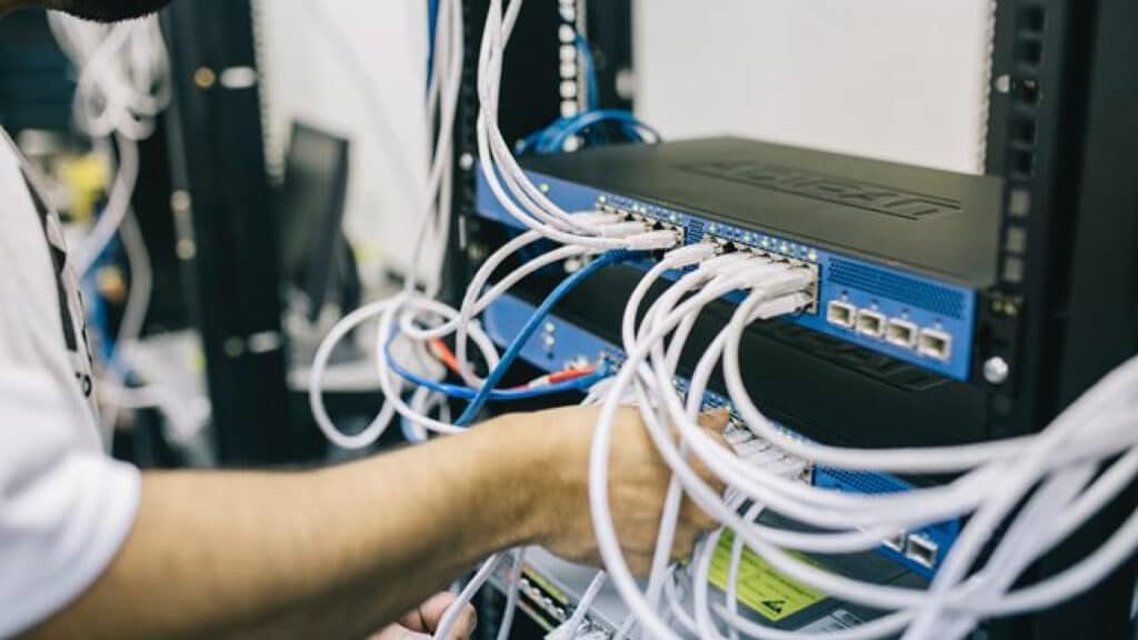 JEFE PROYECTO TELECOMUNICACIONES