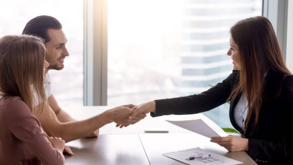 ASESOR INMOBILIARIO alta en la s. social (sueldo FIJO + COMISIONES)