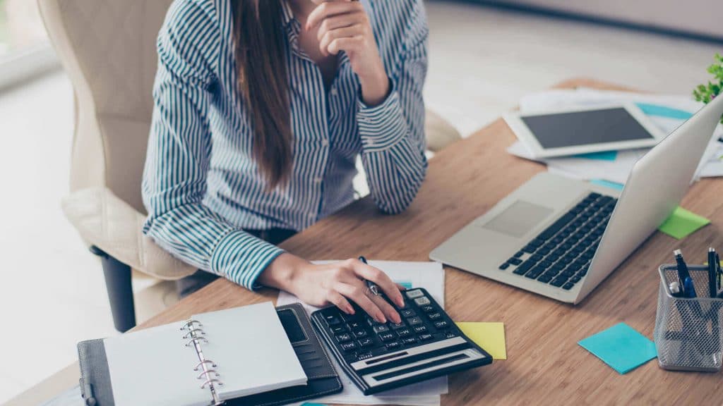 Administrativa/o Servicios Generales